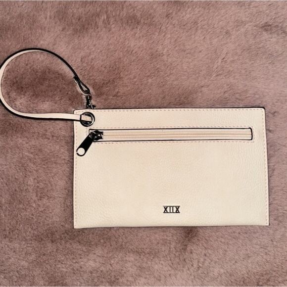 Collection XIIX Faux Leather White Wristlet NWOT - Picture 1 of 5